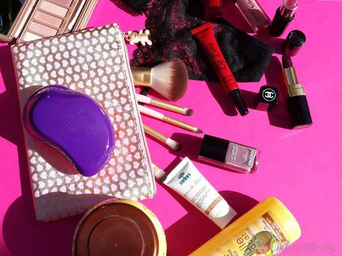 Mes favoris des mois de mars et d'avril 2015 : lingerie Rosa La Perla, palettes Naked d'Urban Decay et blush de Makeup Revolution, Kit de pinceaux Essentials de Too Faced, Rouge Coco de Chanel, Rouge Edition Velvet de Bourjois, #Happylips et Lip Lava de Makeup Revolution blog beauté favoris mars avril 2015 lingerie rosa la perla naked urban decay blush makeup revolution pinceaux essentials too faced rouge coco chanel edition velvet bourjois #happylips et lip lava makeup revolution