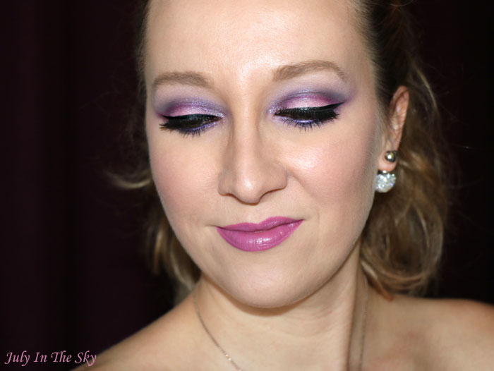 Un cut crease fumé et coloré pour fêter Noël