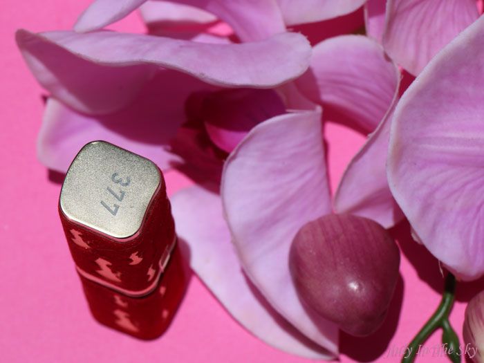 blog beauté L'Oréal Color Riche la belle et la bête 377 perfect red swatch avis test lipstick