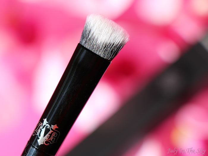 blog beauté avis pinceau Kat Von D Lock-it Edge Concealer Brush