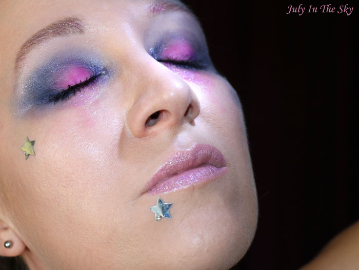 July In The Sky : blog beauté monday shadow challenge galaxy blue