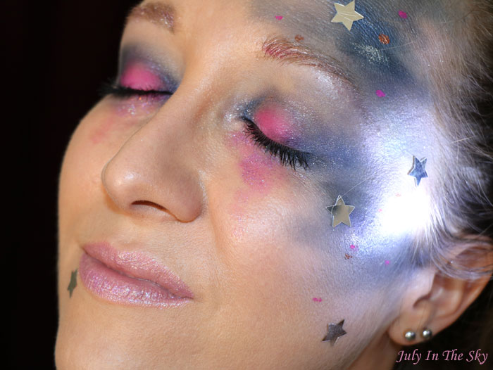 July In The Sky : blog beauté monday shadow challenge galaxy blue