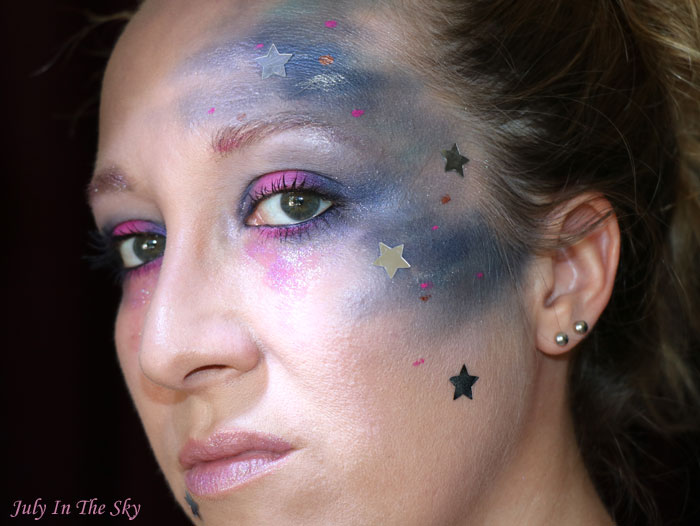 July In The Sky : blog beauté monday shadow challenge galaxy blue